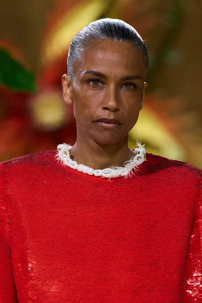Look 32